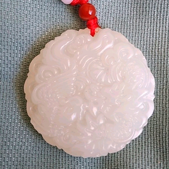 Jewelry - HANDCARVED WHITE JADE NECKLACE